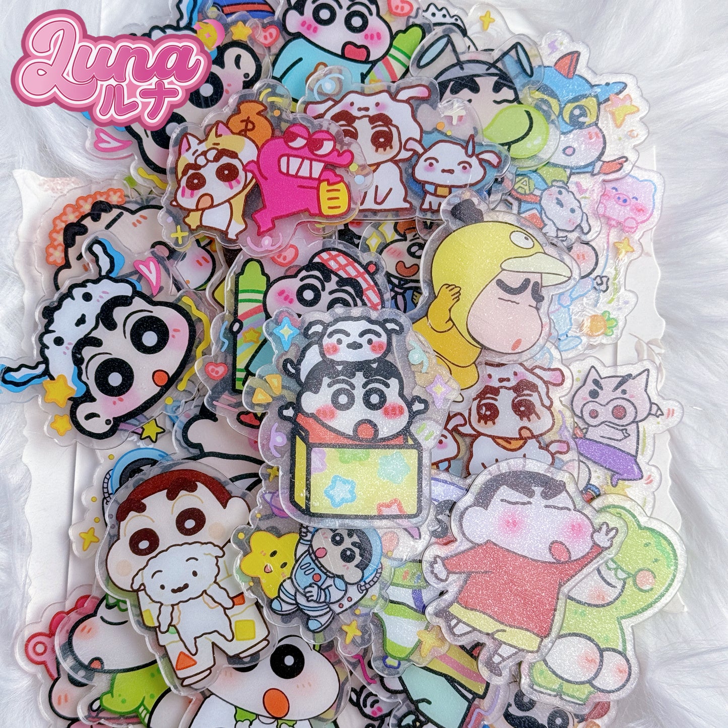 『Q031』 ゆるゆる手描きのしんちゃん ➡️6cm (ランダムパターン) アクリル