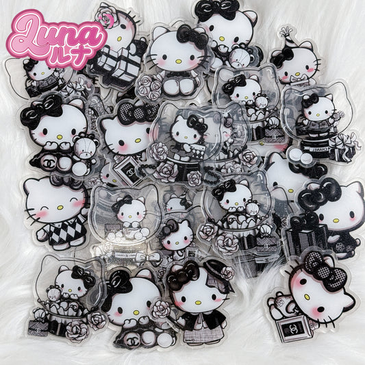 『Q012』Hello Kitty ➡️6cm （ランダムパターン） アクリル