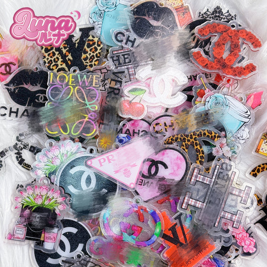 『Q015』logo➡️6cm （ランダムパターン） アクリル