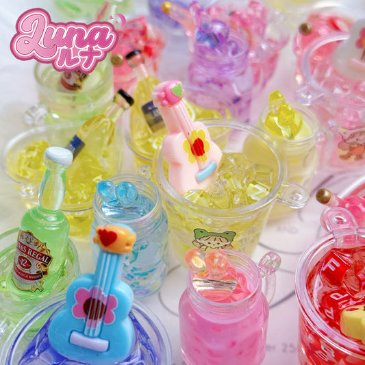 『F026』ひかるジュースカップ  夜光チャーム 高品質レジン